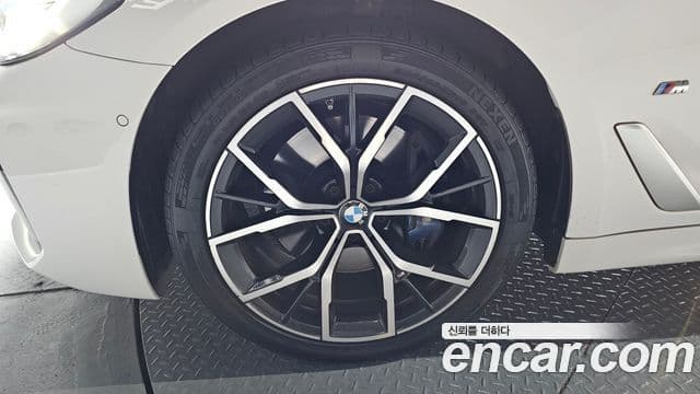 BMW 5 Series 2022 — ფოტო 5/20