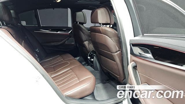 BMW 5 Series 2022 — ფოტო 12/20
