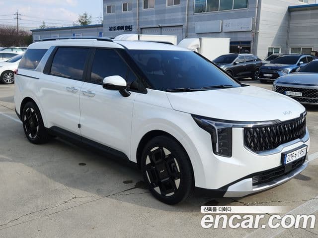 Kia Carnival 2024 — Şəkil 2/20