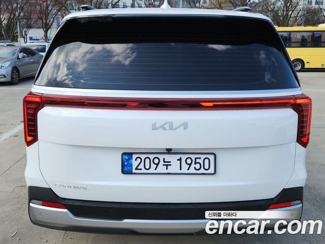 Kia Carnival 2024 — Şəkil 4/20