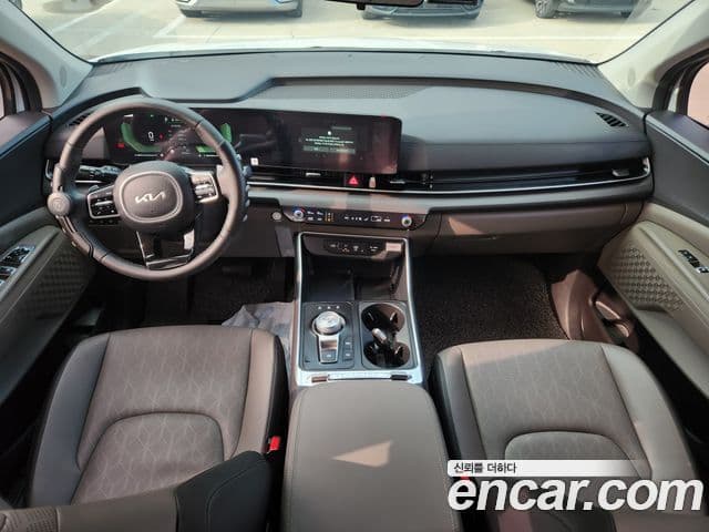 Kia Carnival 2024 — Şəkil 7/20