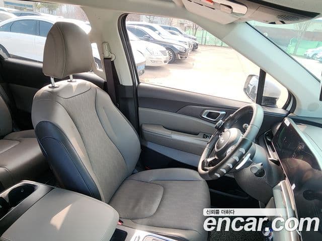 Kia Carnival 2024 — Şəkil 8/20