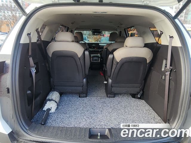 Kia Carnival 2024 — Şəkil 16/20