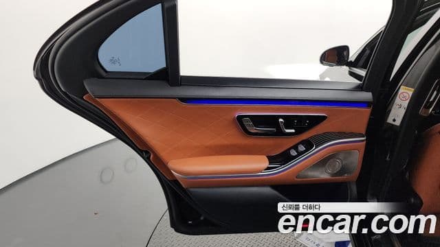 Mercedes-Benz S-Class 2022 — Photo 34/37