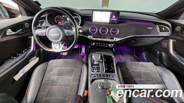 Kia Stinger 2022 — ფოტო 7/20