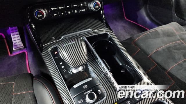 Kia Stinger 2022 — ფოტო 9/20