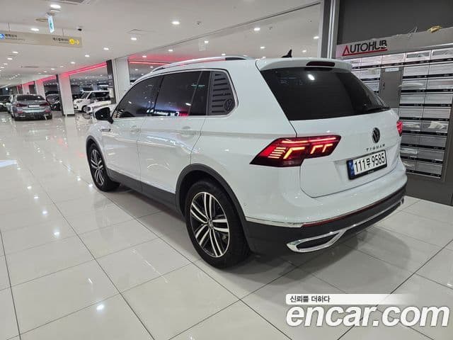 Volkswagen Tiguan 2022 — Şəkil 11/18