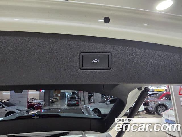 Volkswagen Tiguan 2022 — Şəkil 8/18