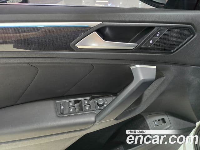 Volkswagen Tiguan 2022 — Şəkil 10/18