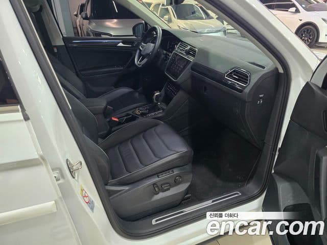 Volkswagen Tiguan 2022 — Şəkil 15/18