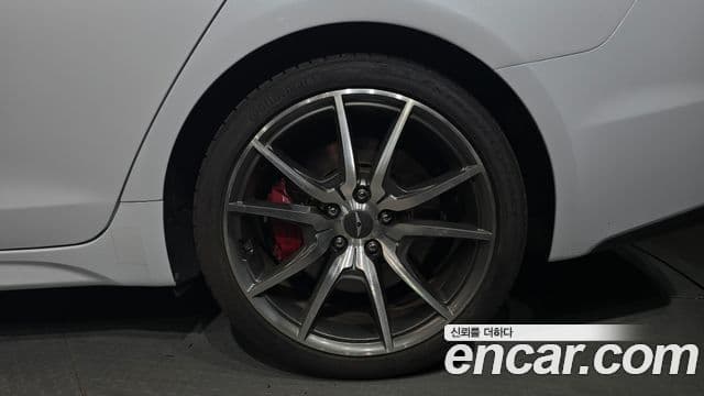 Genesis G70 2018 — Photo 14/35