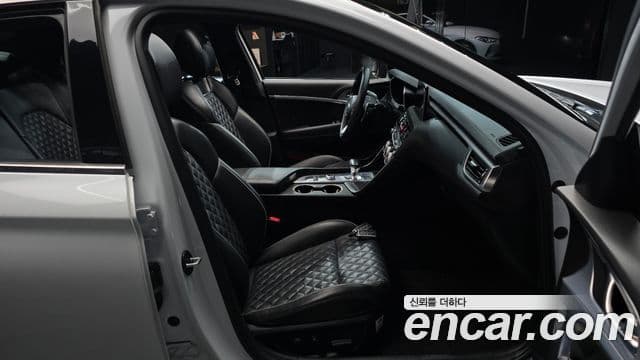 Genesis G70 2018 — Photo 27/35