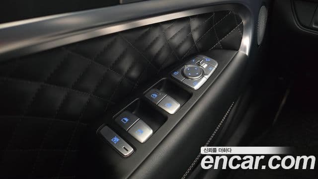 Genesis G70 2018 — Photo 21/35
