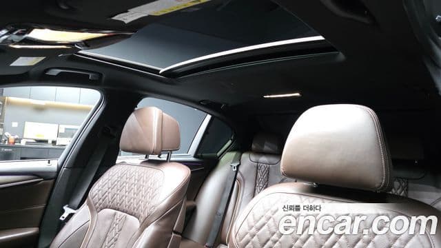 BMW 5 Series 2018 — Фото 18/20