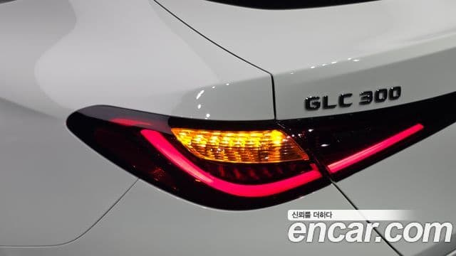 Mercedes-Benz GLC-Class 2024 — Photo 10/35