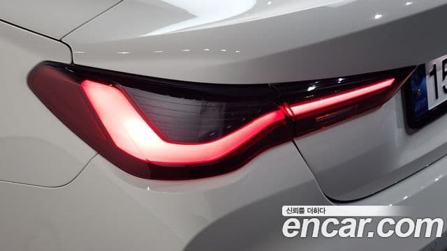 BMW M4 2023 — Şəkil 17/33