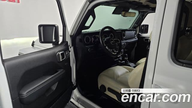 Jeep Wrangler 2019 — Şəkil 9/20