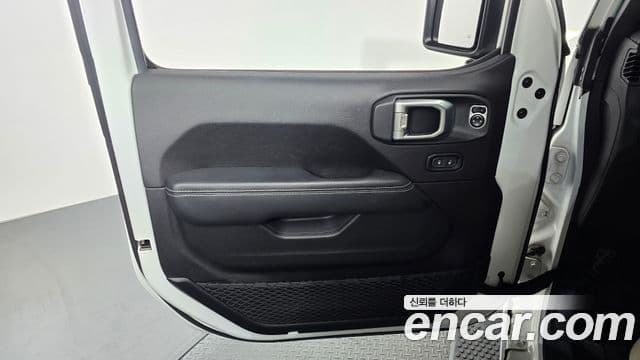 Jeep Wrangler 2019 — ფოტო 12/31
