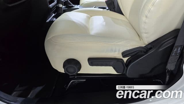 Jeep Wrangler 2019 — ფოტო 14/31