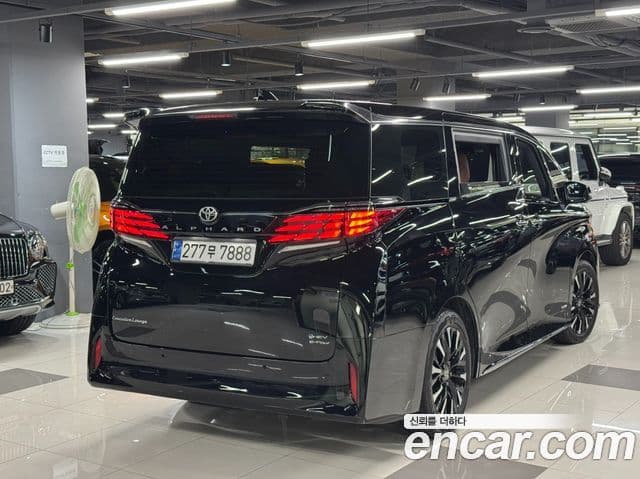 Toyota Alphard 2024 — ფოტო 2/16