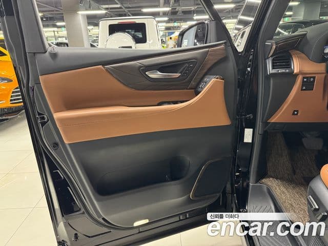 Toyota Alphard 2024 — ფოტო 5/16