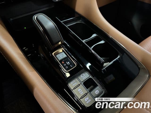 Toyota Alphard 2024 — ფოტო 8/16