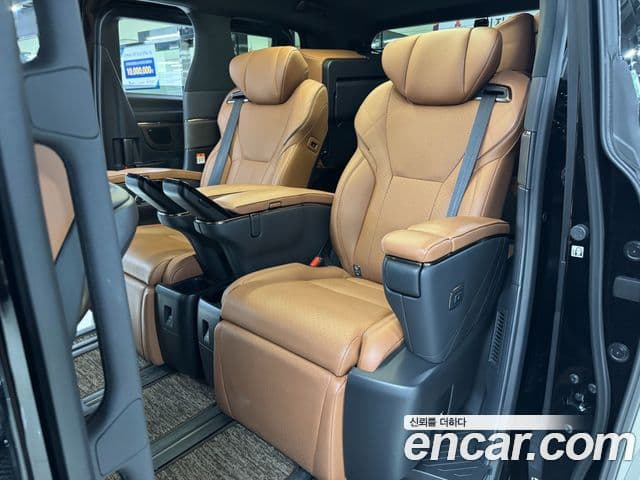 Toyota Alphard 2024 — ფოტო 9/16