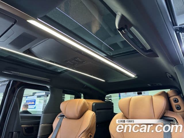 Toyota Alphard 2024 — ფოტო 10/16