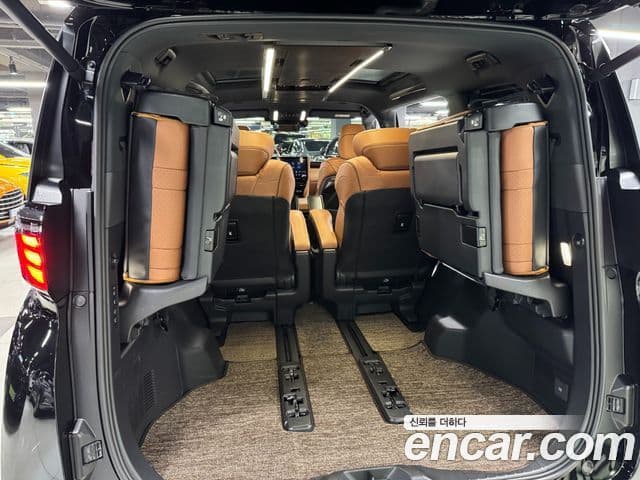 Toyota Alphard 2024 — ფოტო 11/16