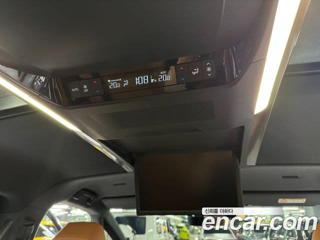 Toyota Alphard 2024 — ფოტო 12/16