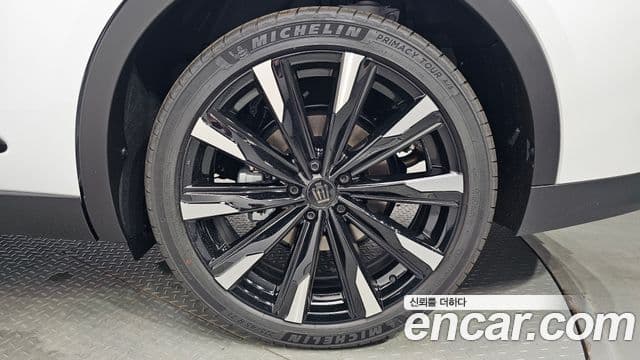 Toyota Crown Crossover 2026 — Photo 11/35