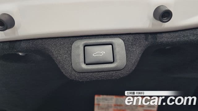 Toyota Crown Crossover 2026 — Photo 3/35