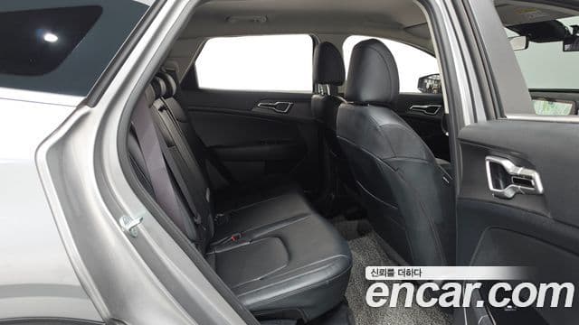 Kia Sportage 2022 — ფოტო 11/20
