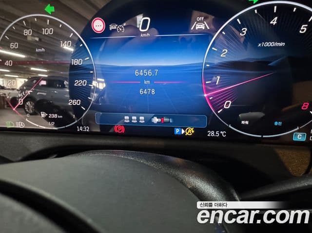 Mercedes-Benz E-Class 2025 — ფოტო 6/20