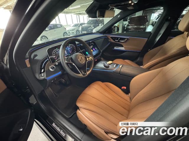 Mercedes-Benz E-Class 2025 — ფოტო 12/20