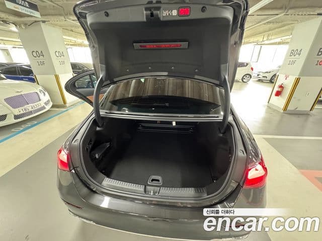 Mercedes-Benz E-Class 2025 — ფოტო 20/20
