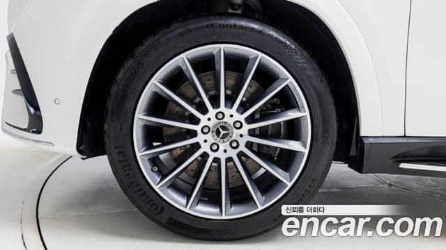 Mercedes-Benz GLE-Class 2024 — Photo 15/19