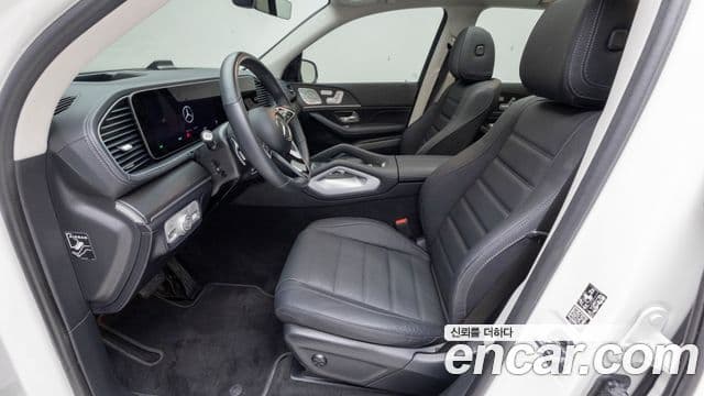 Mercedes-Benz GLE-Class 2024 — Photo 10/19