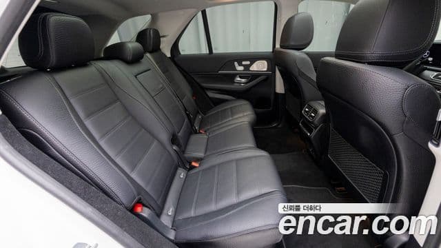 Mercedes-Benz GLE-Class 2024 — Photo 9/19