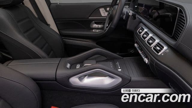 Mercedes-Benz GLE-Class 2024 — Photo 17/19