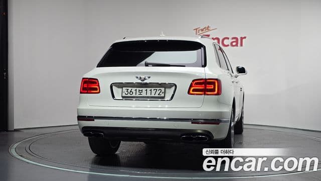 Bentley Bentayga 2020 — Photo 10/20