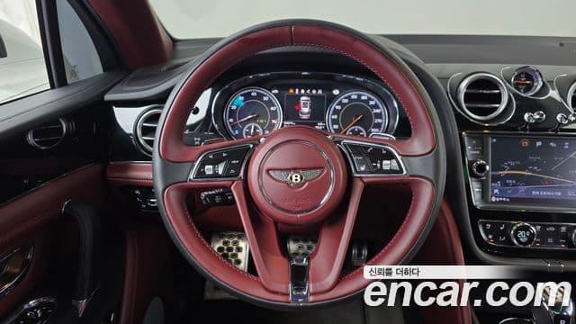 Bentley Bentayga 2020 — Photo 15/20