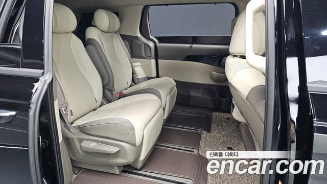 Kia Carnival 2025 — Şəkil 11/20