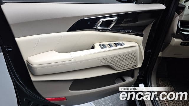 Kia Carnival 2025 — Photo 15/33