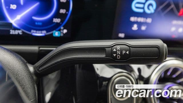 Mercedes-Benz EQA 2025 — ფოტო 8/20
