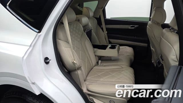 Genesis GV80 2023 — ფოტო 19/20