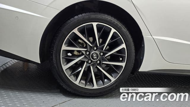 Hyundai Sonata 2019 — Фото 5/20