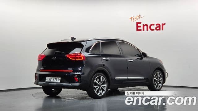 Kia Niro 2019 — Фото 2/20