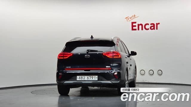 Kia Niro 2019 — Фото 4/20