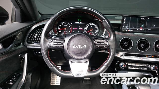 Kia Stinger 2022 — Şəkil 12/20